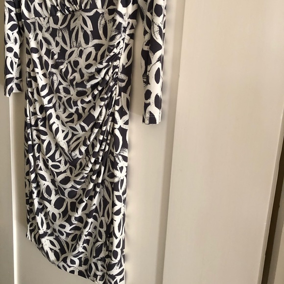 Dress - Picture 4 of 6